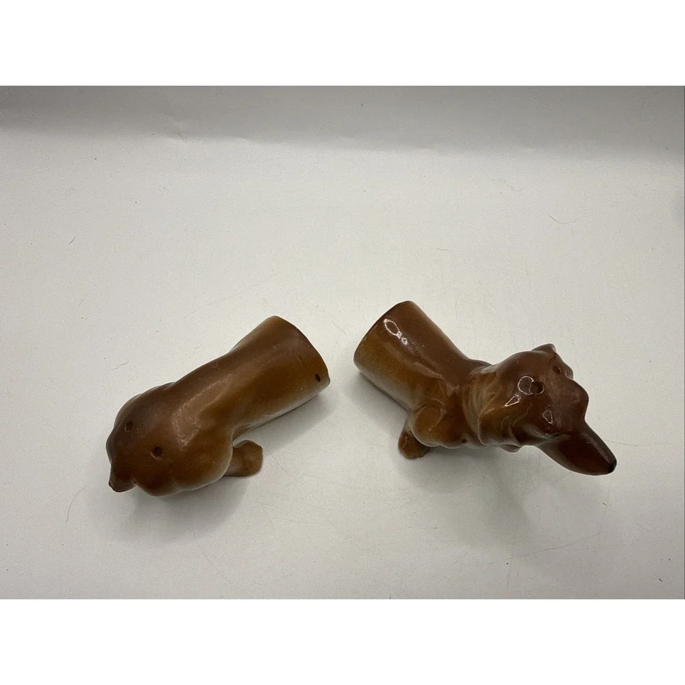 Vintage Daschund Salt Pepper Shaker RARE Weiner Dog Made In Japan (see Desc)